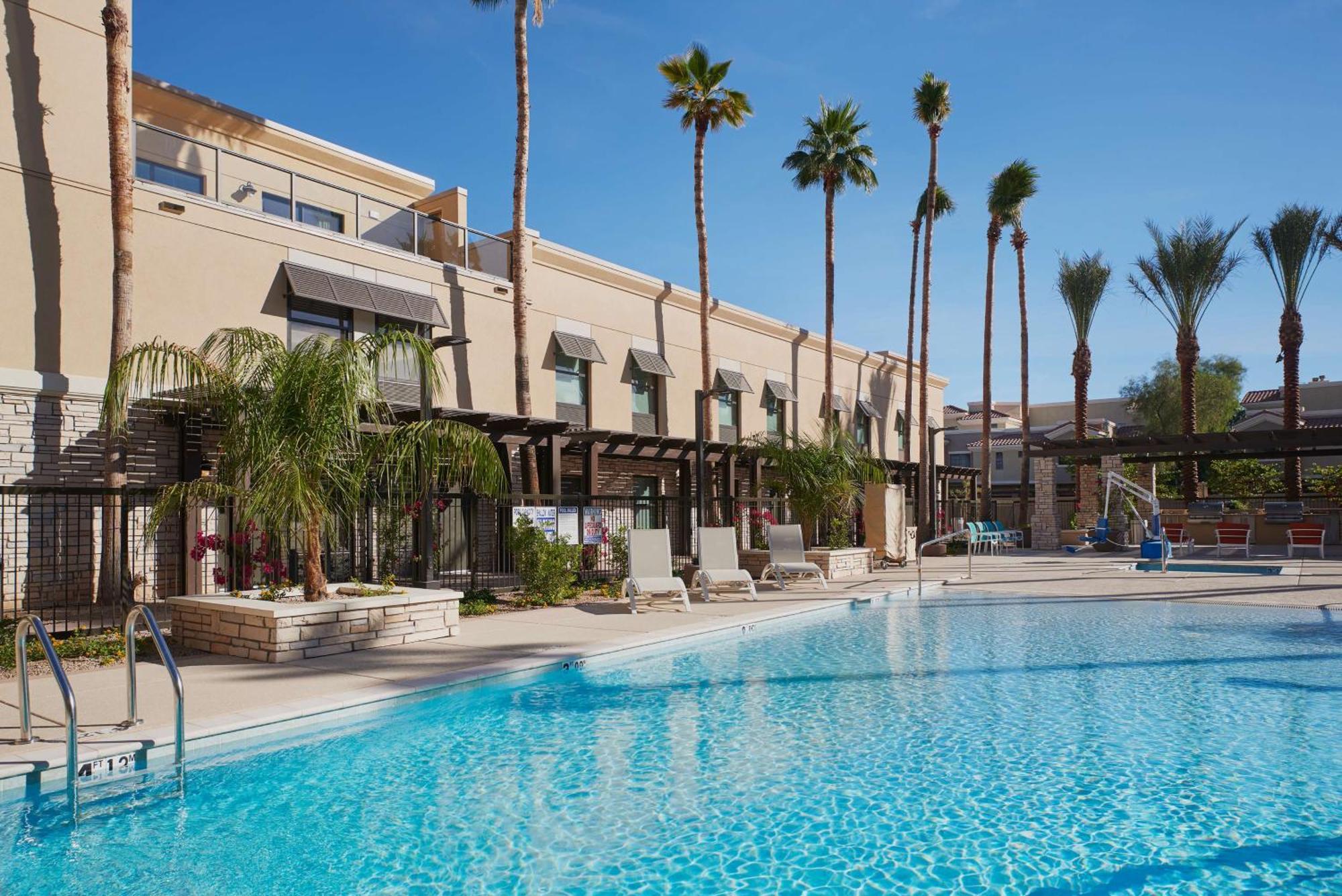 Hampton Inn & Suites Scottsdale On Shea Blvd Bagian luar foto