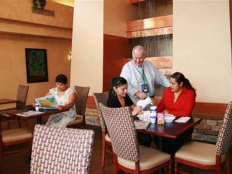 Hampton Inn & Suites Scottsdale On Shea Blvd Bagian luar foto